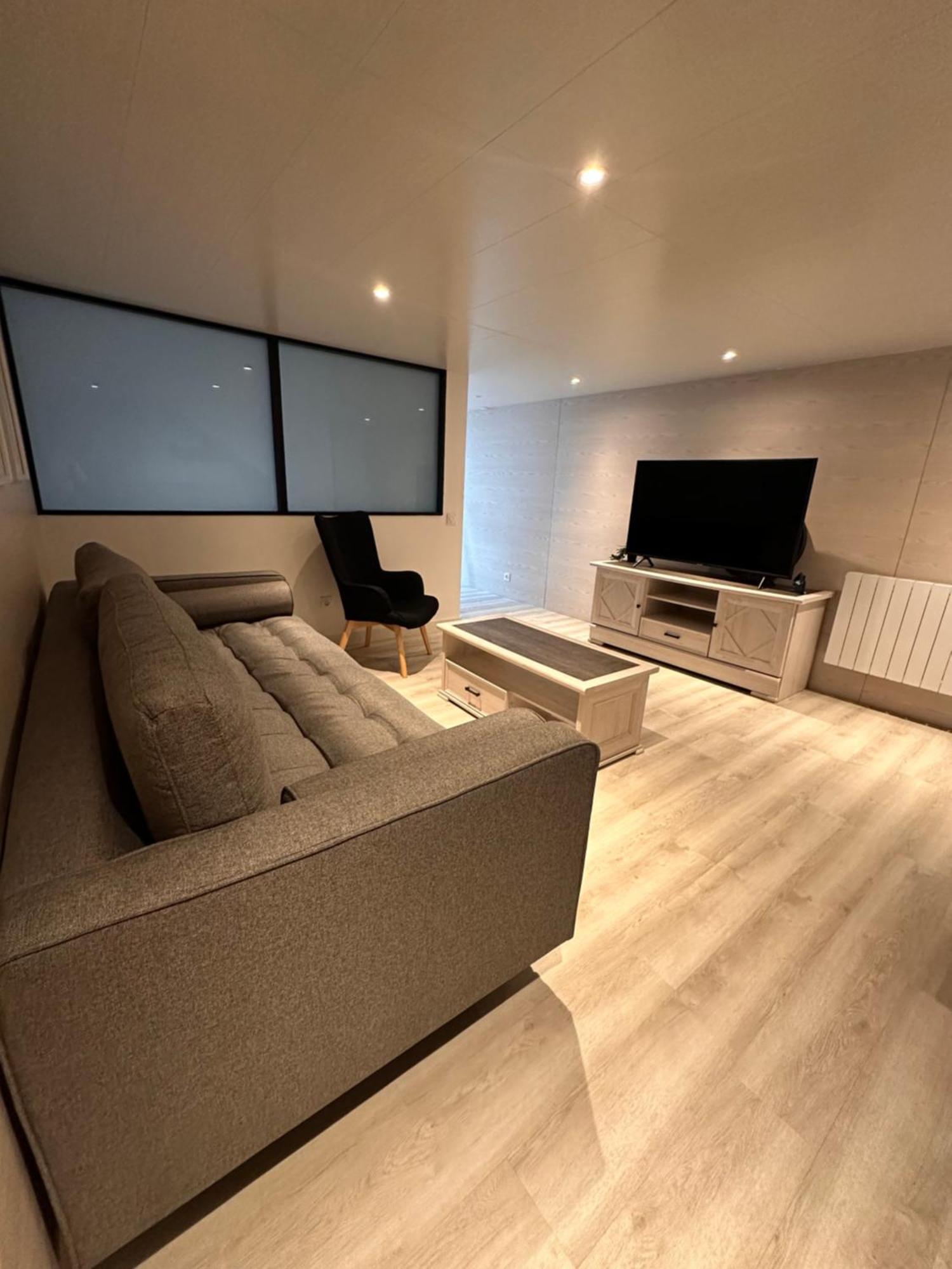Jolie Dependance Equipee Apartment Cholet Exterior photo